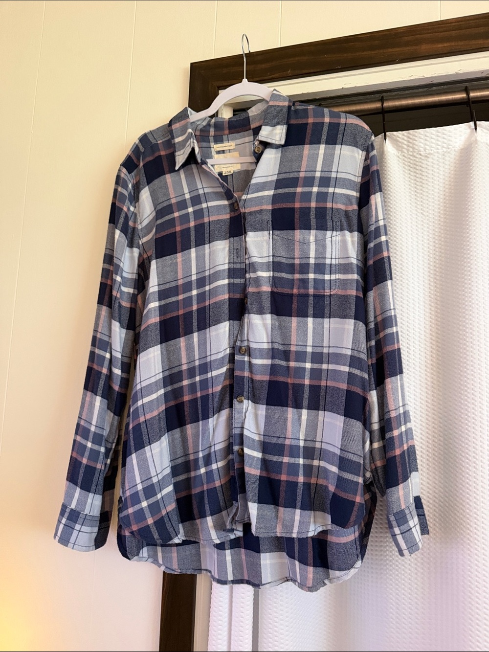 American Eagle Outfitters Navy, Light Blue & Pink Plaid Button-Down Shirt